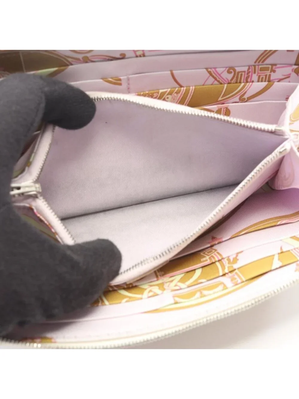 Hermes Round Length Wallet Azap Long Silk in Nata in